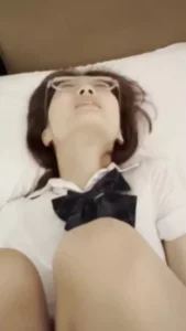 反差小母狗女友艺校大一